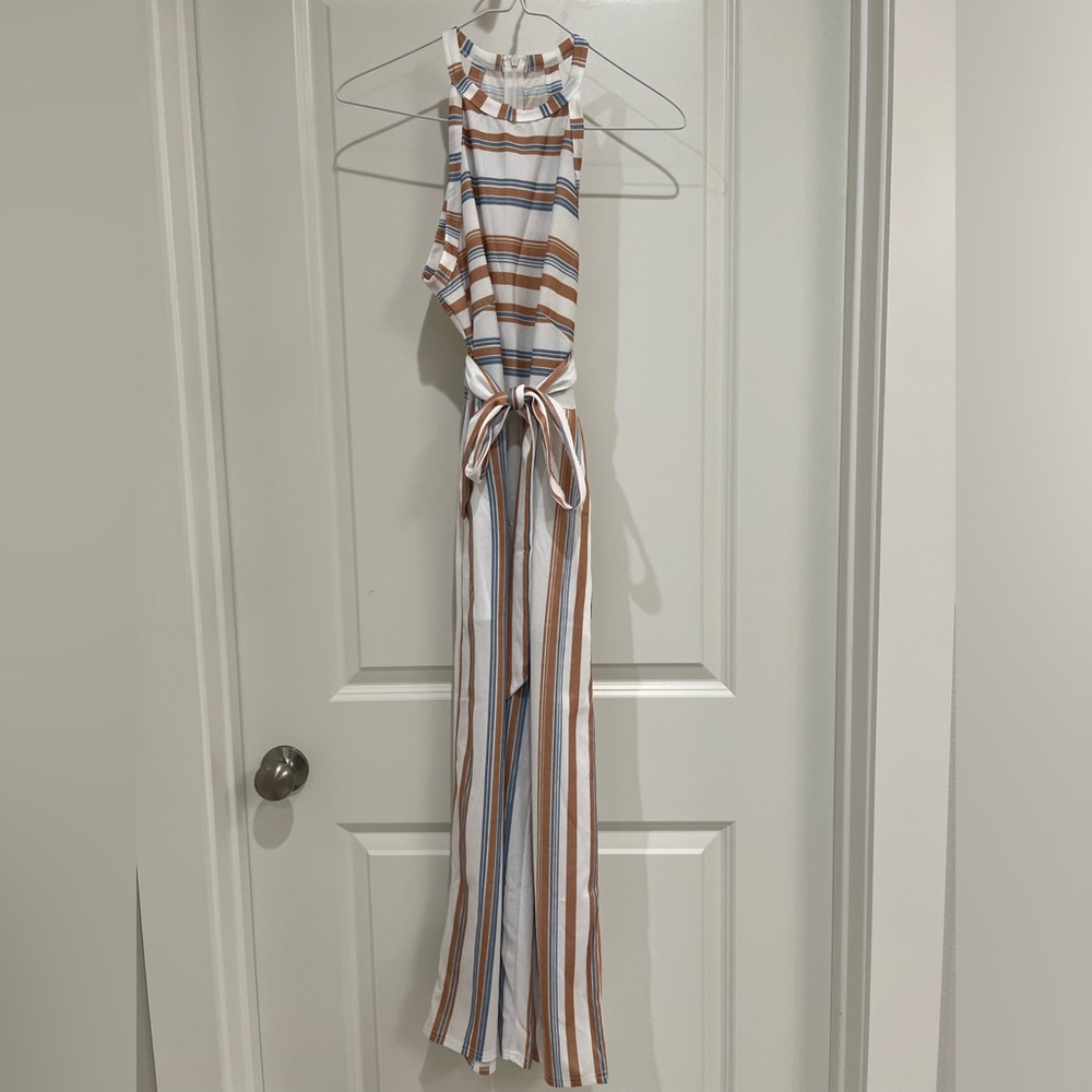 Jumpsuit with zipper in back
